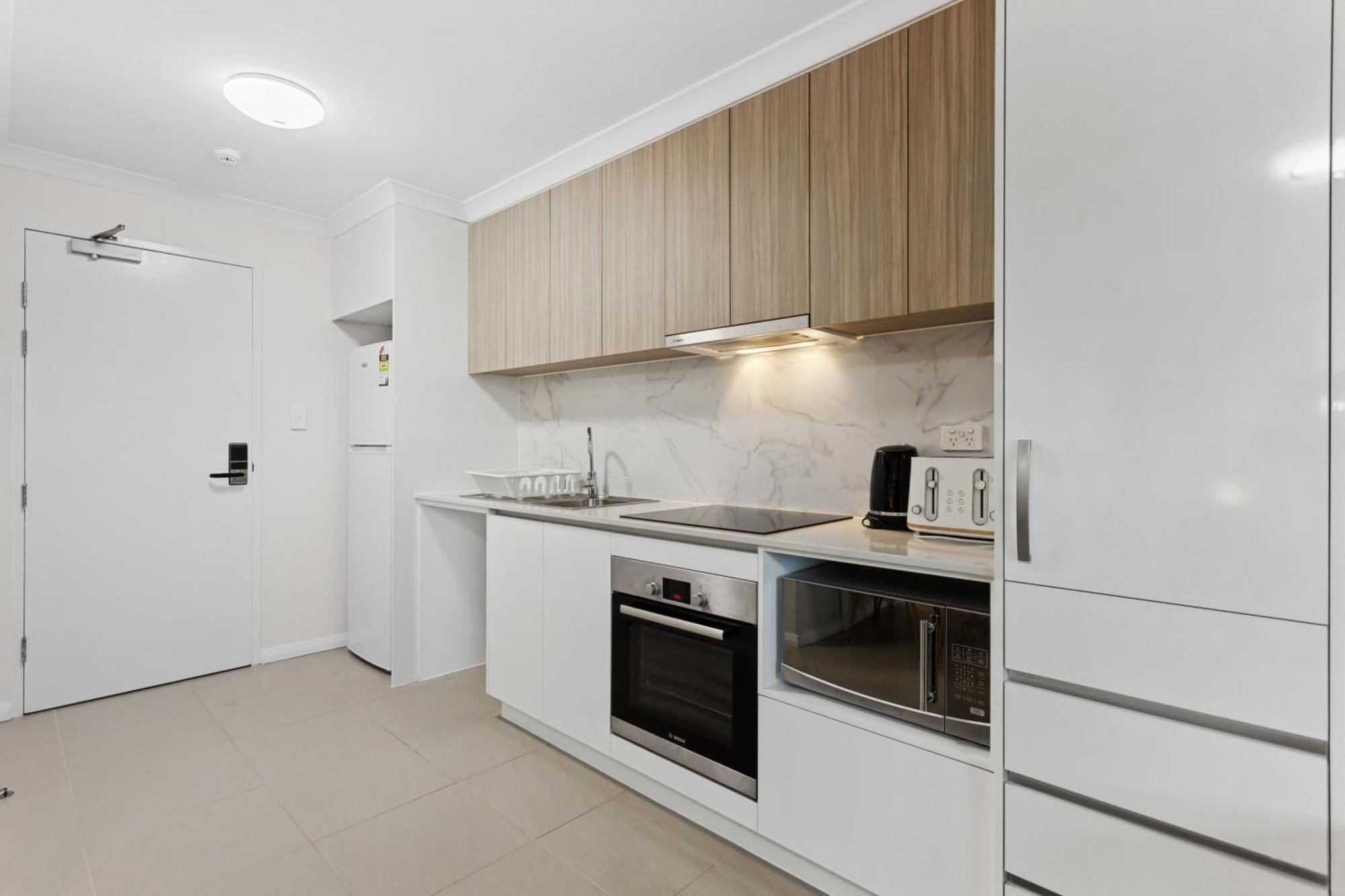 Yaran Suites Rockingham Bagian luar foto