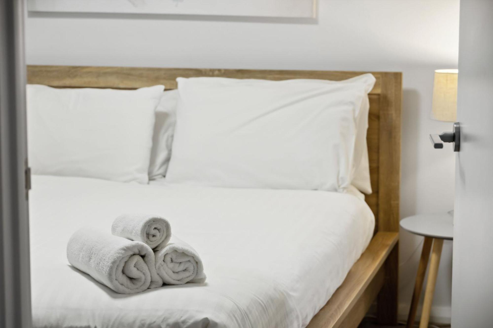 Yaran Suites Rockingham Bagian luar foto