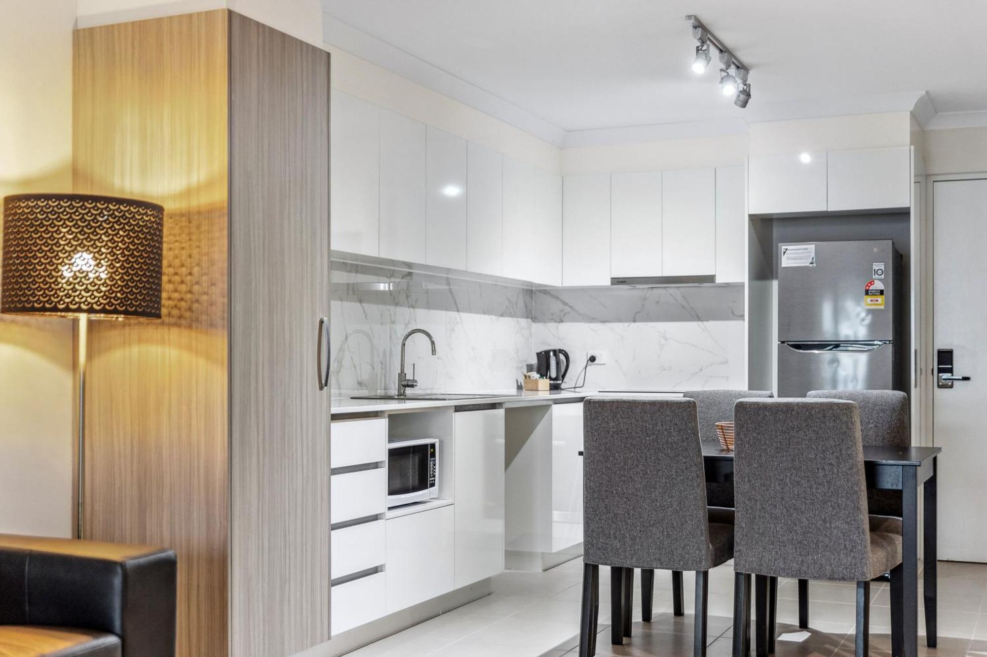 Yaran Suites Rockingham Bagian luar foto
