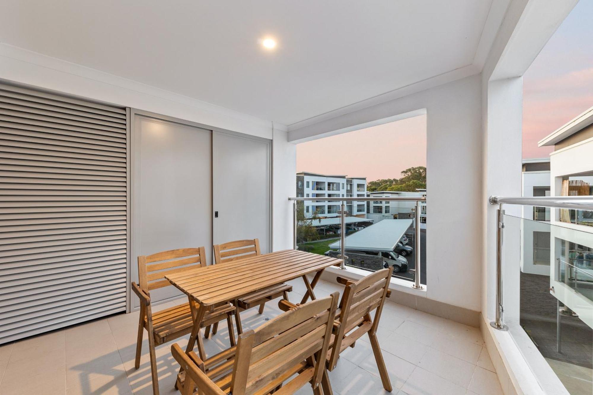Yaran Suites Rockingham Bagian luar foto