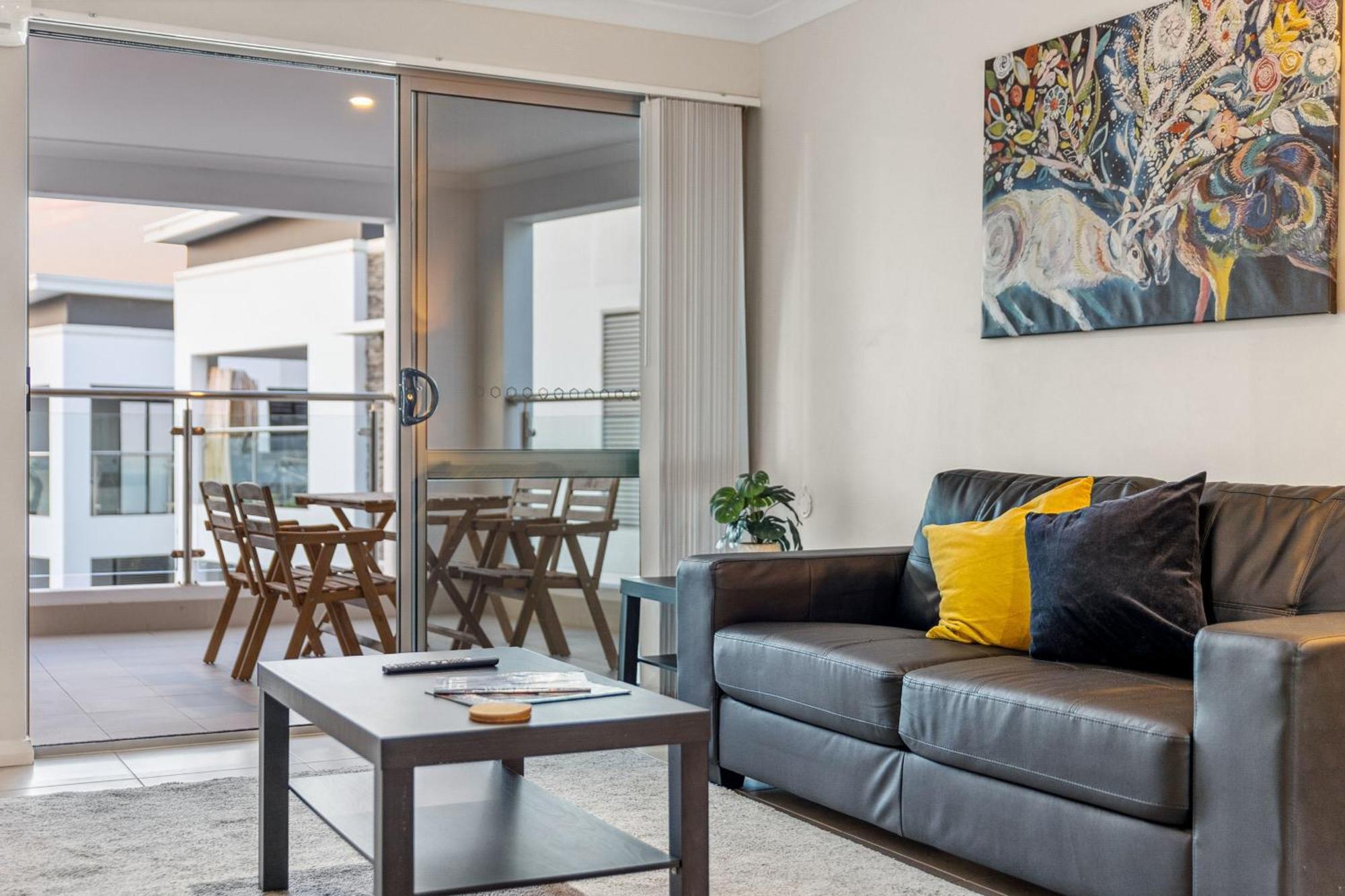 Yaran Suites Rockingham Bagian luar foto