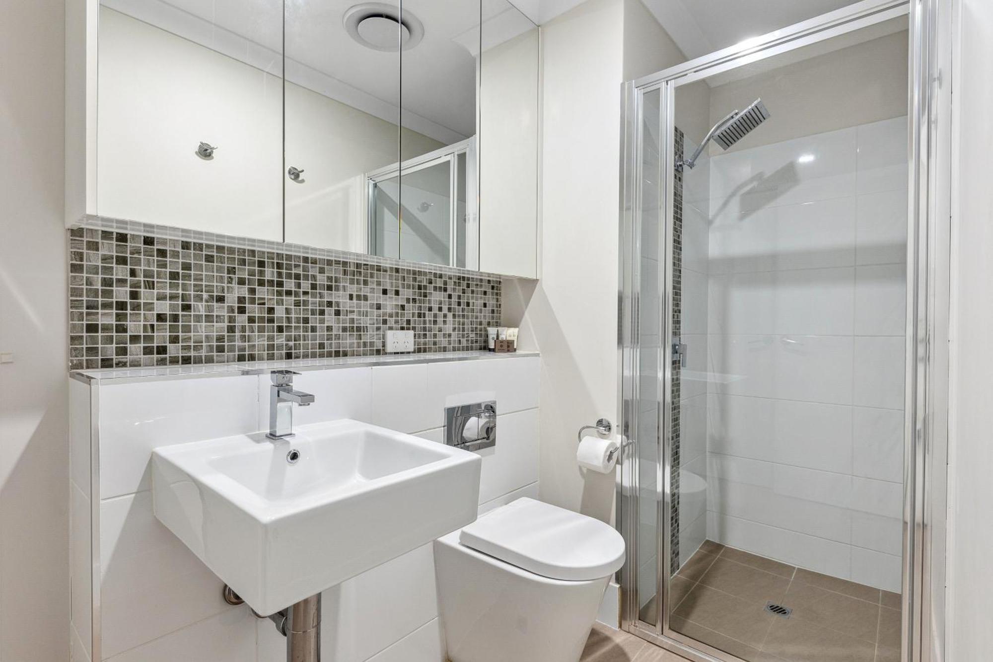 Yaran Suites Rockingham Bagian luar foto