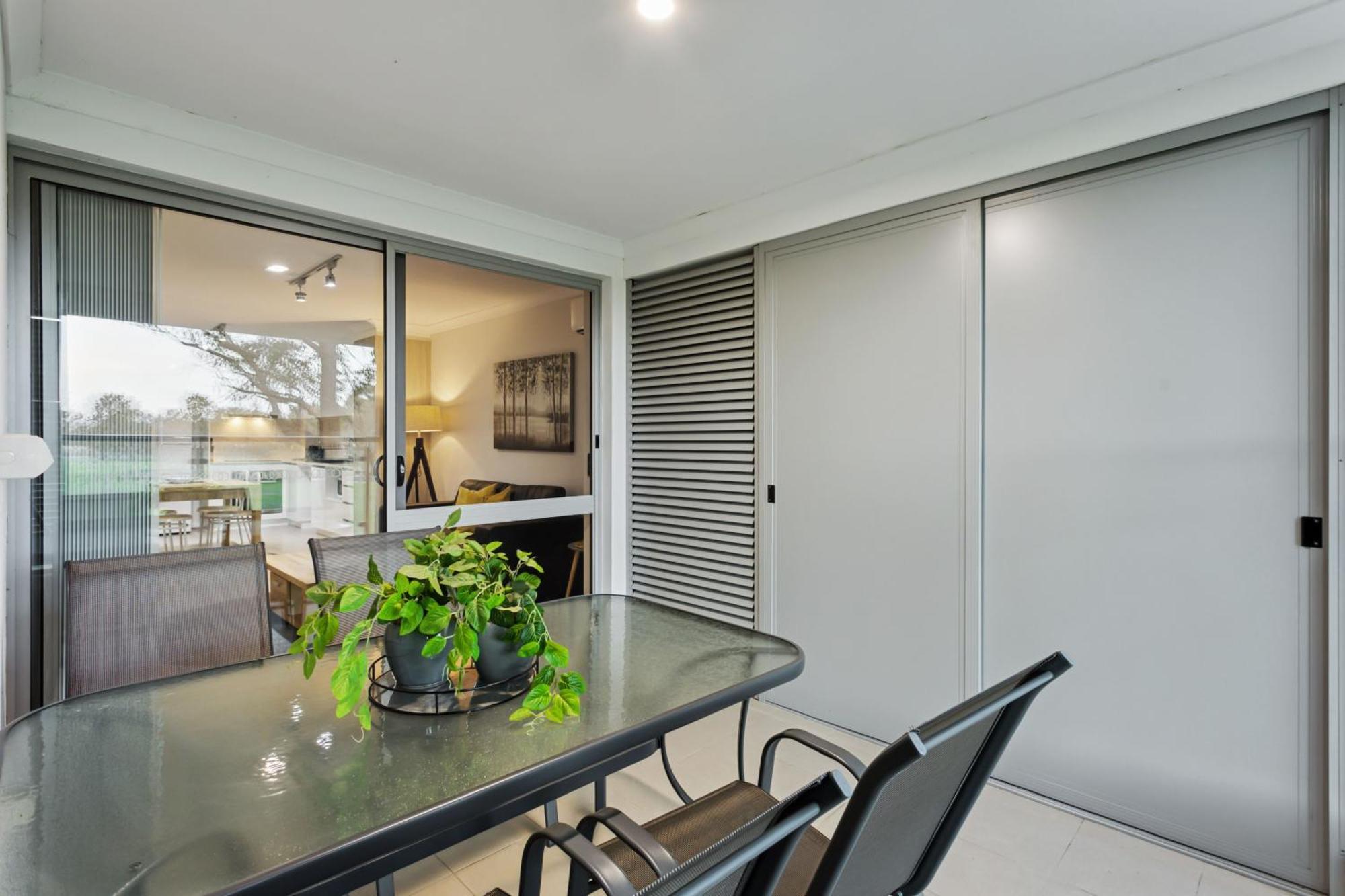 Yaran Suites Rockingham Bagian luar foto
