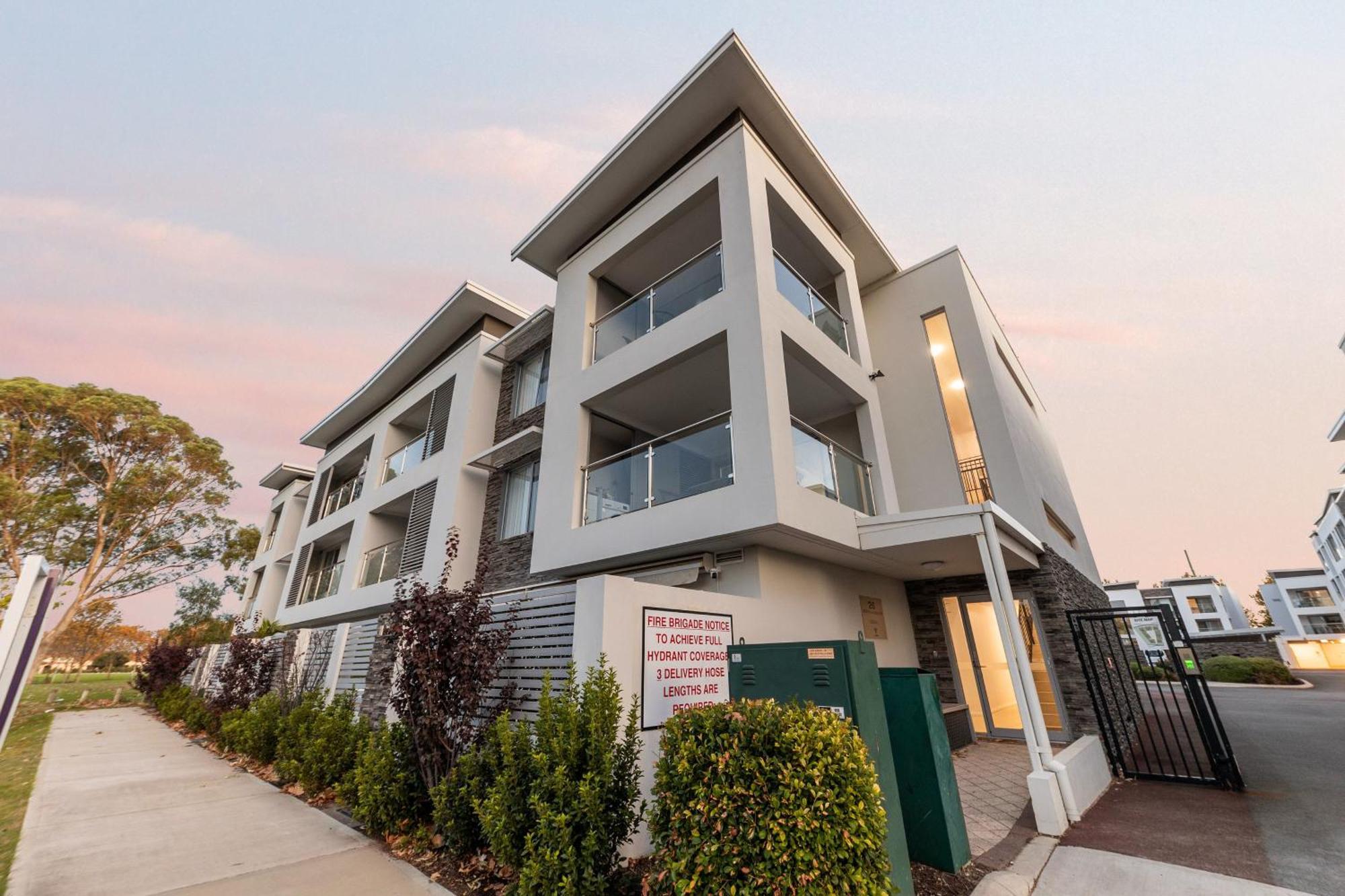Yaran Suites Rockingham Bagian luar foto
