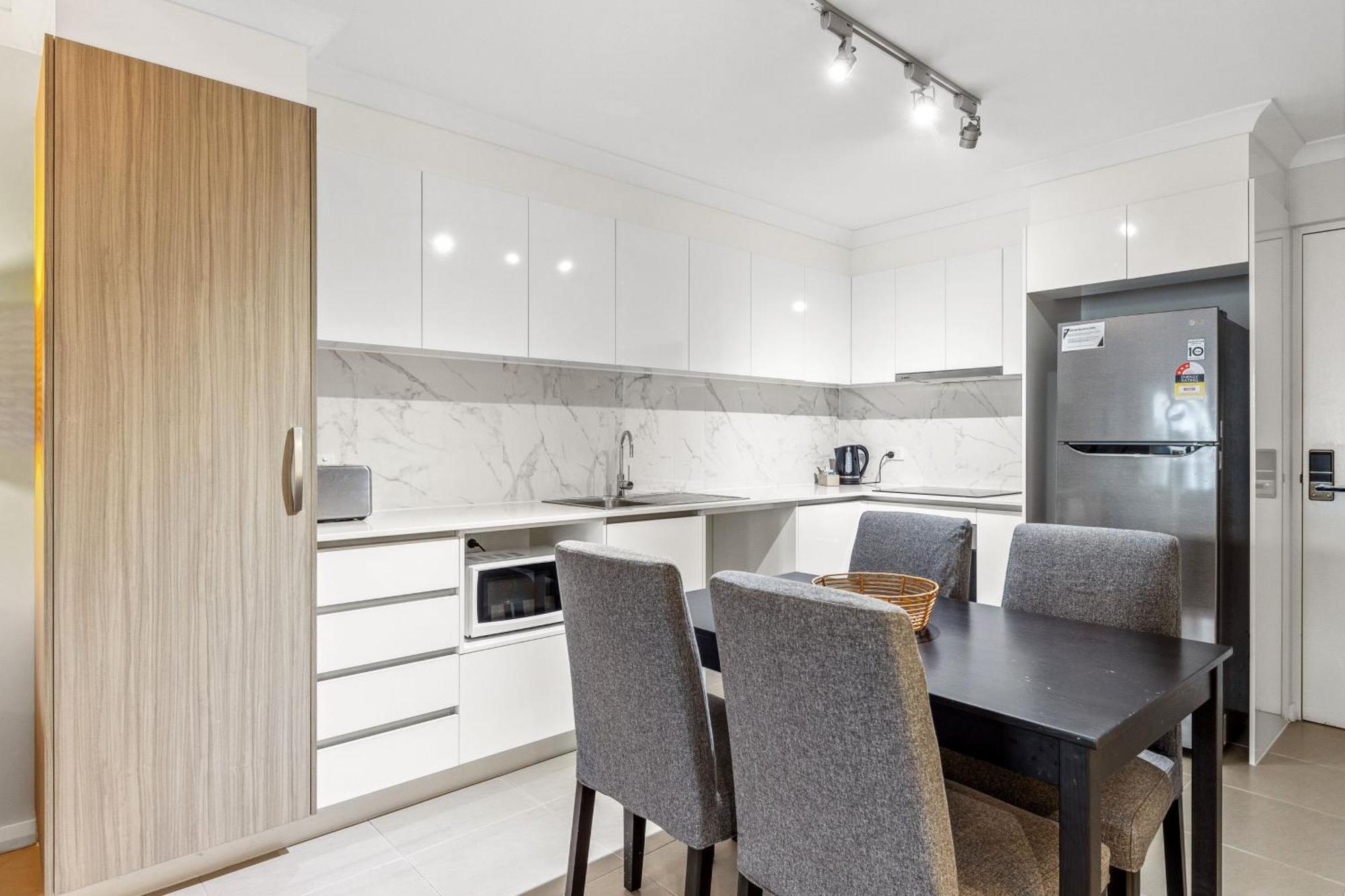 Yaran Suites Rockingham Bagian luar foto