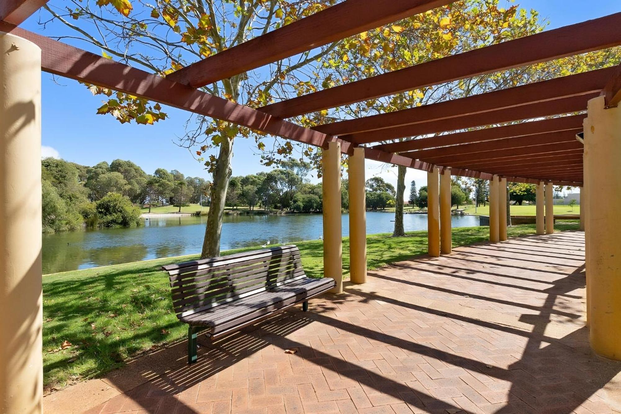 Yaran Suites Rockingham Bagian luar foto